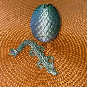 Mini 3D Printed Iridescent Green/Gray Egg with Articulated Dragon Fidget Toy